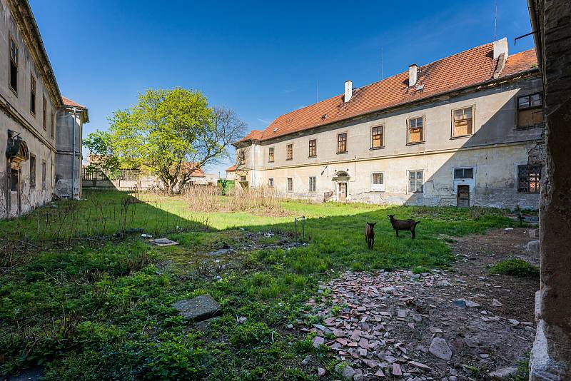 Zámek v Cítolibech na Lounsku.