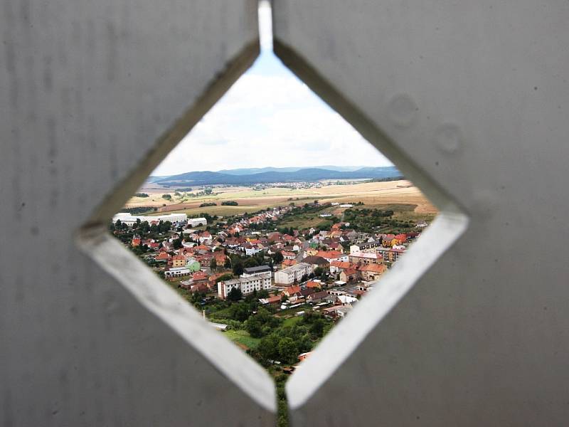 Pohled ze Schillerovy rozhledny v Kryrech