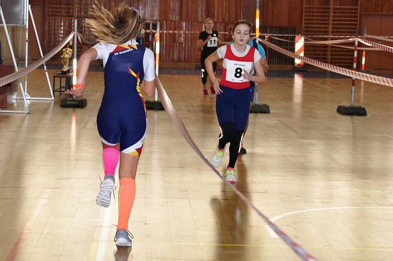 Veřejný halový triatlon v Lounech.