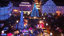 Rozsvícení vánočního stromu na náměstí Svobody v Žatci