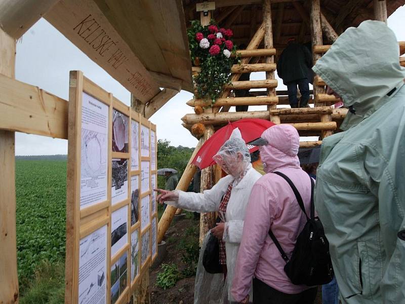 Slavnostní otevření rozhledny ve Stradonicích. 