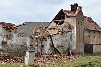 Škody po ničivé bouři ve Stebně na Podbořansku. Pátek 25. června 2021.