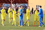 FK Litoměřicko B (v modrém) - FK Slavoj Žatec (žlutí) 4:5 po penaltovém rozstřelu.