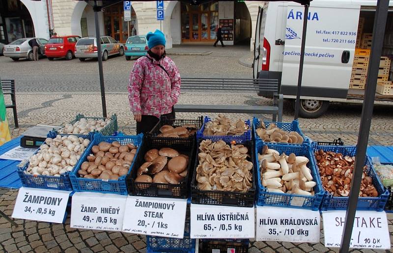 Farmářské trhy v Žatci.