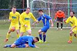 FK Litoměřicko B (v modrém) - FK Slavoj Žatec (žlutí) 4:5 po penaltovém rozstřelu.