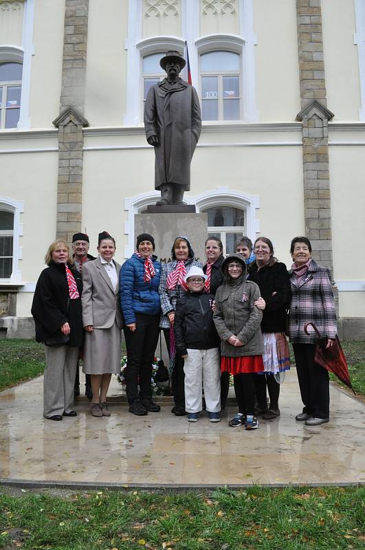 Slavnostní odhalení nové sochy TGM v Lounech