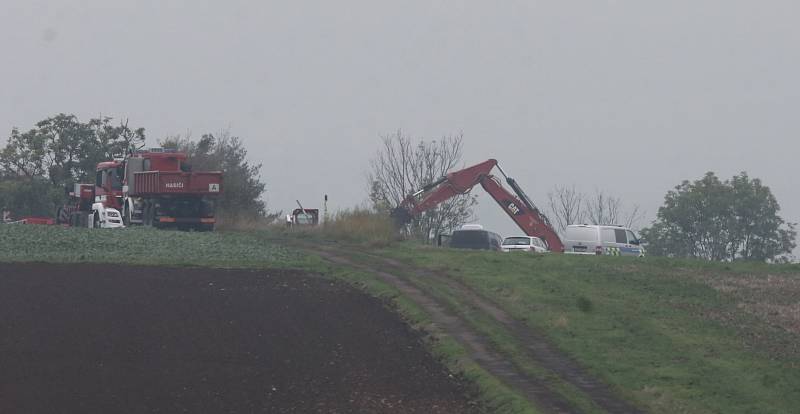 Policejní tým Tempus pátrá opět u Slavětína po těle zmizelé Jany Paurové.