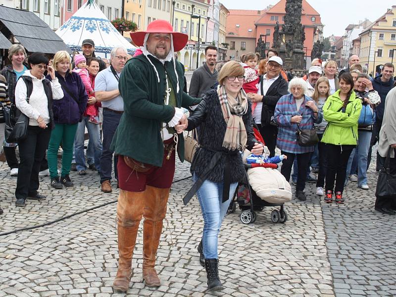 Program k výročí udělení privilegií na náměstí Svobody v Žatci.