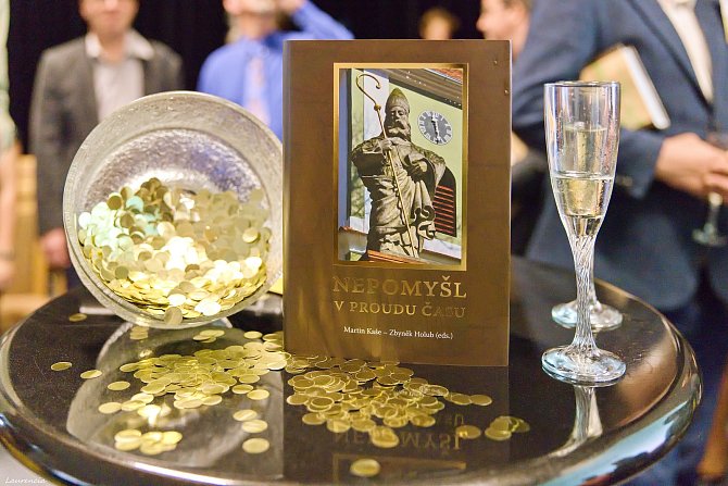 V Nepomyšli na Podbořansku se o víkendu konala slavnost spojená s křtem nové knihy.