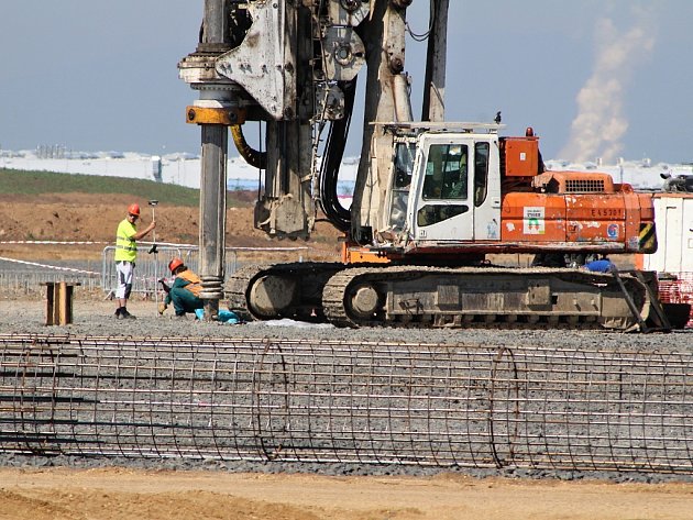 Výstavba továrny Nexen u Žatce