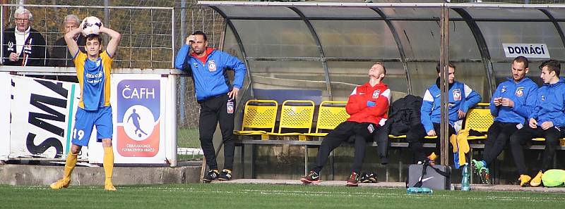 Fotbalisté Blšan porazili Neštěmice (v červeném) 5:0.