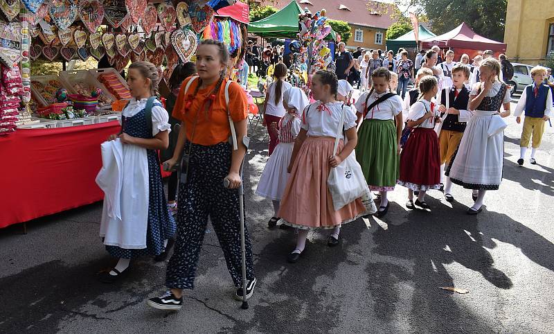 Krajské dožínky v Peruci na Lounsku přilákaly v sobotu 10. září tisíce lidí.