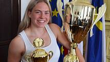 Adéla Citová s trofejí pro sportovce měsíce