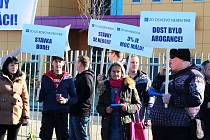 Odboráři z Nexen Tire 8. března 2022 demonstrovali před továrnou. Ilustrační foto