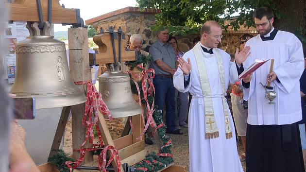 Svěcení zvonů proběhlo v neděli 18. srpna v kostele sv. Jiljí v Libyni u Lubence.