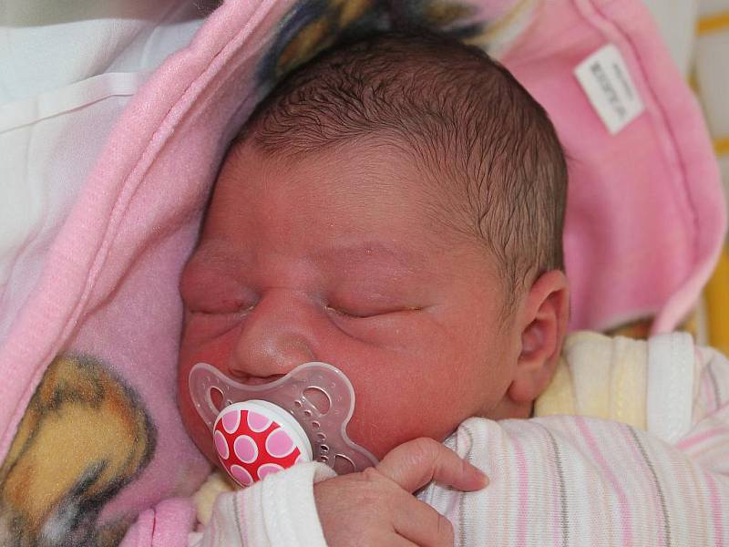 Mamince Kateřině Bílé z Truzenic se v Mostě 17. května ve 4.30 hodin narodila dcera Tereza Demeterová. Měřila 51 cm a vážila 3,5 kg.
