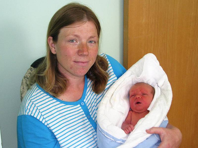 Mamince Lence Tvrdé ze Žatce se 16. května 2011 v 8:12 hodin v žatecké porodnici narodil syn Zdeněk Drahoš. Vážil 3,57 kg, měřil 51 cm.   