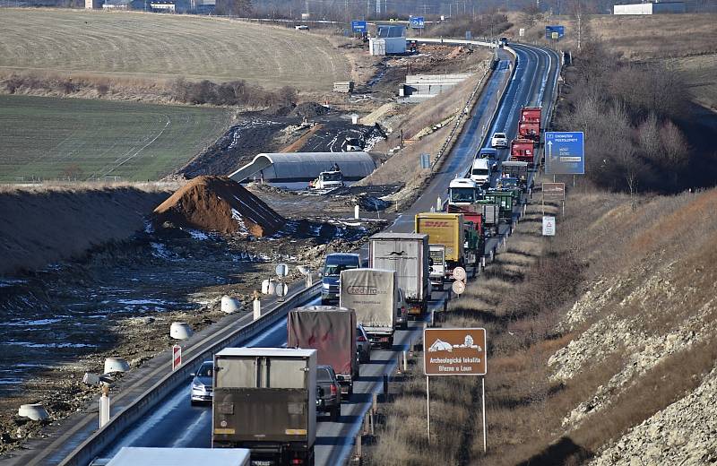 Protestní jízda zemědělců po obchvatu Loun a po hlavním průtahu městem