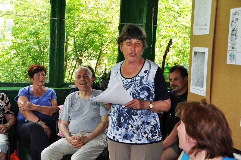 Turisté oslavili 110 let od otevření chaty na Červeňáku