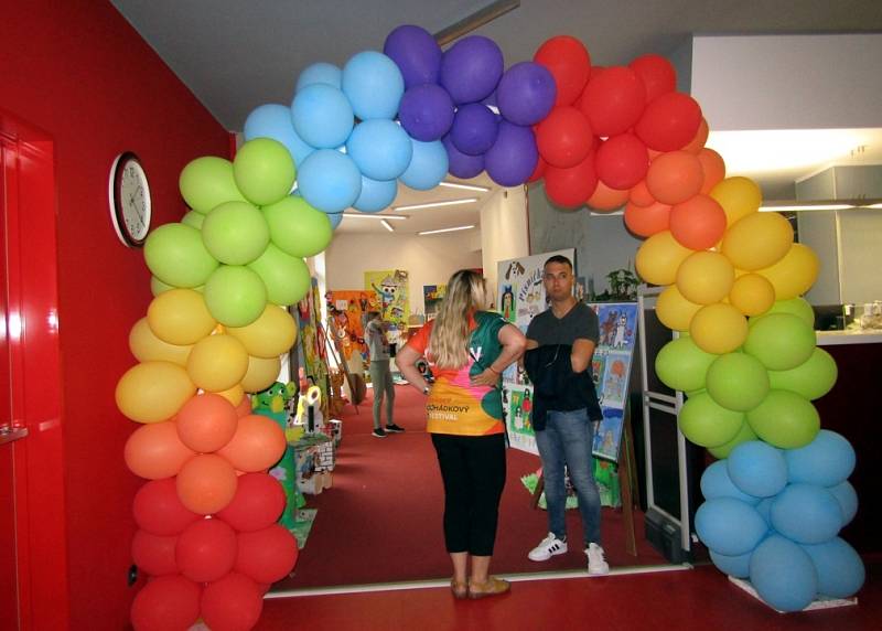 Kadaňský pohádkový festival 2022 navštívily i děti ze Žatce.