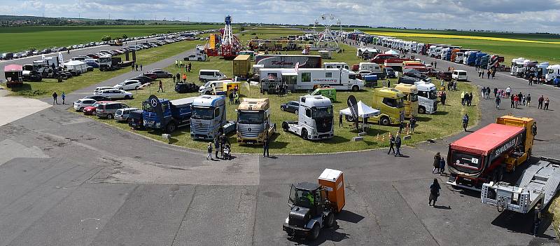 Na letišti v Panenském Týnci u Loun probíhá tento víkend 2.ročník srazu kamionů.