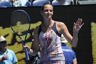 Lounská tenistka Karolína Plíšková se raduje z vítězství ve 3. kole Australian Open v Melbourne. Dařilo se ji v v Dubaji, ale stopku jí vystavila po postupu do čtvrtfinále viróza.