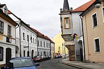 Rekonstrukce kanalizace a vodovodu se dotkne Mírového náměstí kolem radnice a přilehlých ulic Pivovarská a Beneše Loun.