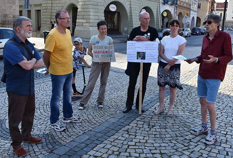 Demonstrace Milion chvilek pro demokracii v Žatci.