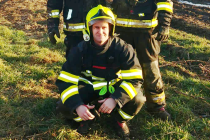 Fotbalista a hasič Jaroslav Sulovský zasahuje při velkém požáru v Hřensku.