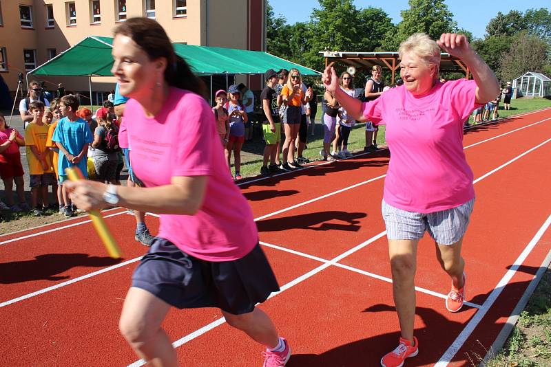 Slavnost v Měcholupech začala ráno štafetovým maratonem