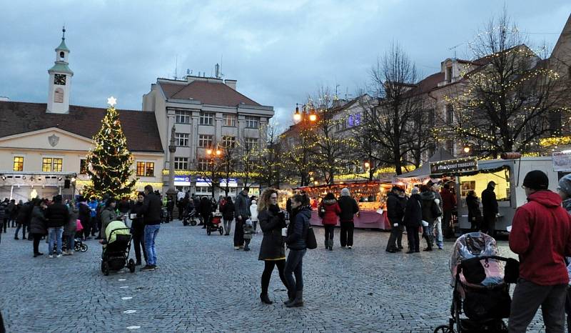 Kouzelné Vánoce na lounském Mírovém náměstí