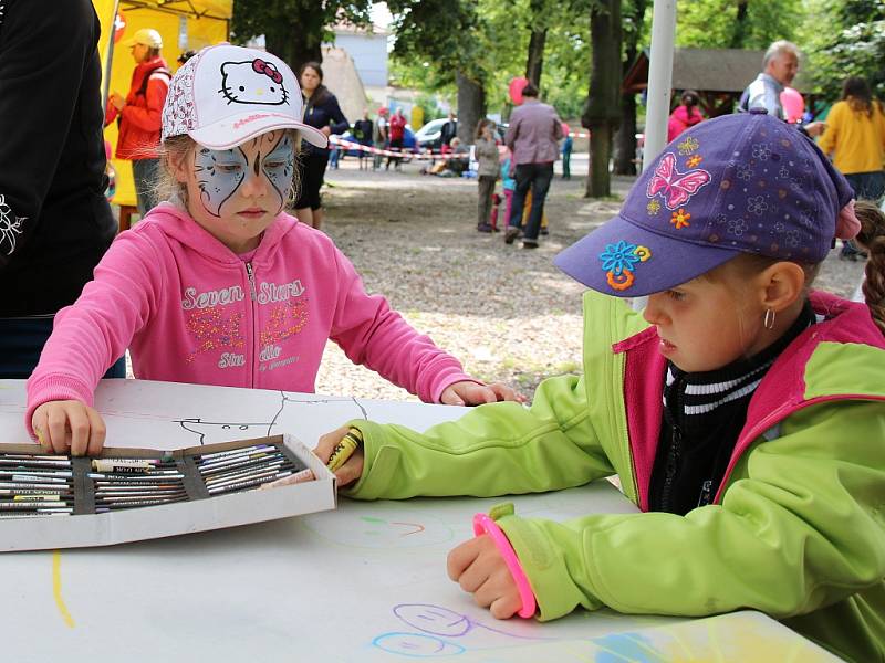 Pro děti byla připravena řada soutěží a her. Mohly si i malovat