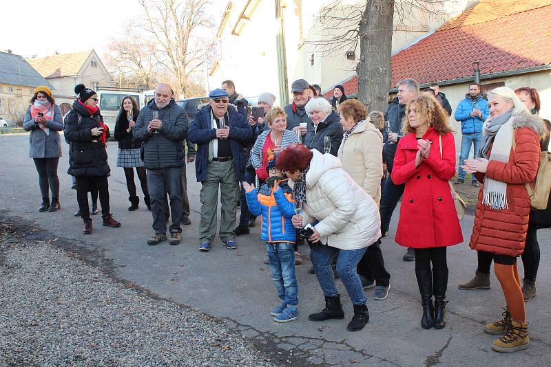 Na tvrzi Divice na Lounsku probíhají v tomto čase každou sobotu adventní akce.