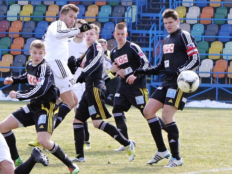 Blšany (v bílém) - Litvínov 4:0. 