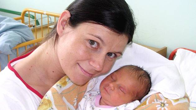 Maminka Lucie Cvrkalová z Loun porodila dcerku Elišku Paškovou. Holčička se narodila v Žatci 30. července. Vážila 3 kg a měřila 51 cm.