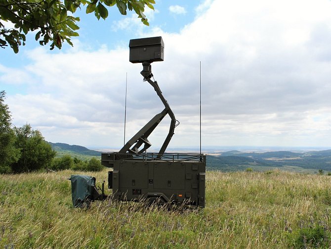 Český mobilní radar na Doupově.