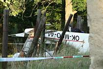 V obci Lipno havaroval malý letoun. Jeden člověk na místě zahynul