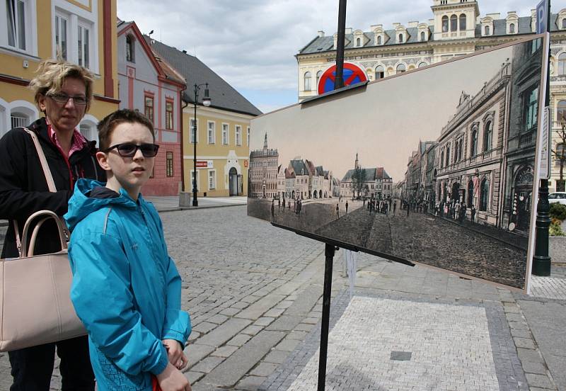 Výstava Bylo tu..., není tu... v ulicích Loun. Zrekonstruované historické pohlednice ukazují, jak konkrétní místa vypadala před desítkami let