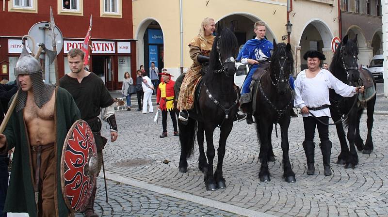 Program k výročí udělení privilegií na náměstí Svobody v Žatci.