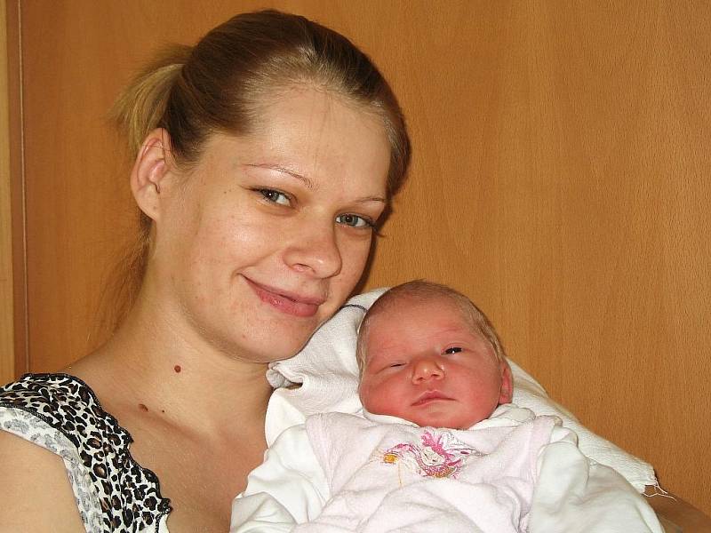 Mamince Lence Vernerové z Kryr se 10. listopadu 2009 v 16.08 hodin narodila dcera Lenka  Lečbychová. Vážila 3,80 kg a měřila 51 cm. 