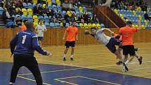 Louny (v bílém) mají třetí výhru v řadě a navíc porazily neoblíbenou Mladou Boleslav.