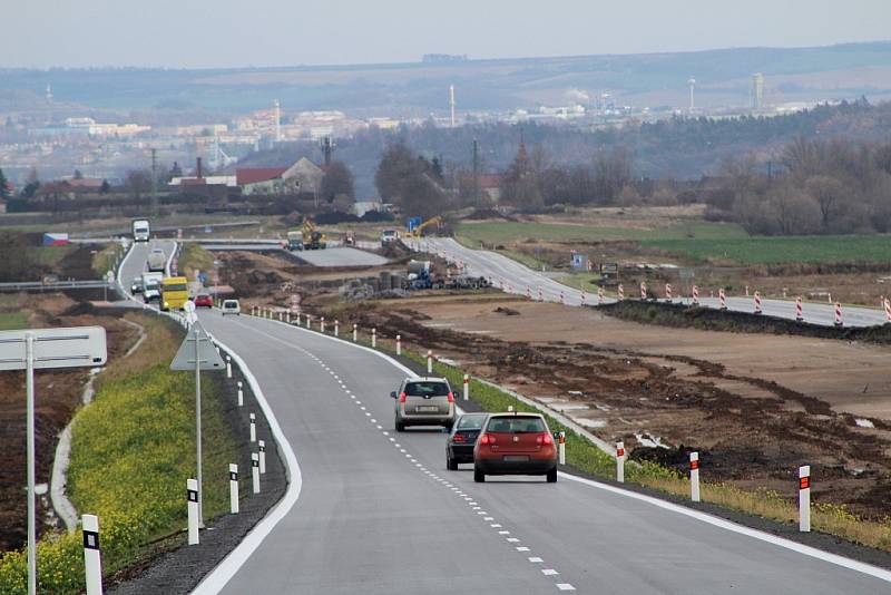 Provoz u Postoloprt se přesunul na novou silnici, z té původní bude dálnice D7.