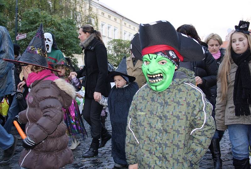 Halloweenský průvod v Lounech