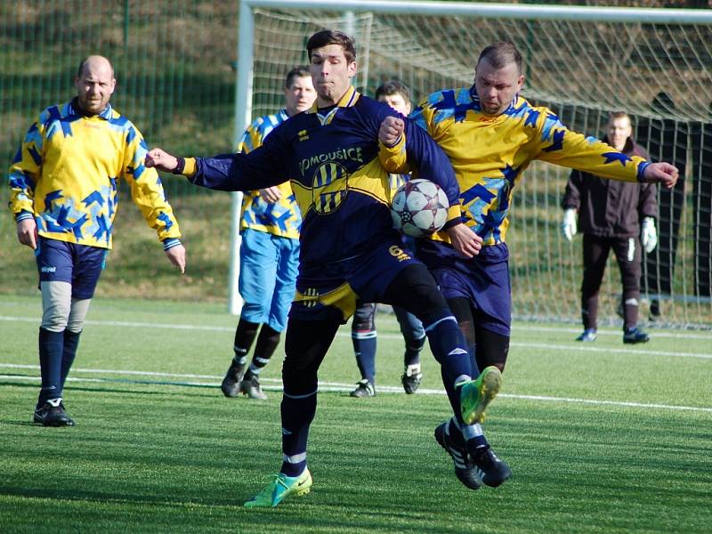 Utkání Domoušic (v modrém) proti Tuchořicím