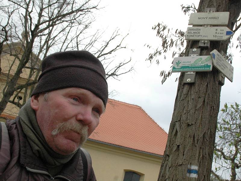 Zapálený turista Petr Dvořák dorazil na Lounsko, aby se zúčastnil oblíbeného pochodu.