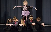 Vystoupení dětí tanečního oboru ZUŠ Podbořany v místním kulturním domě.