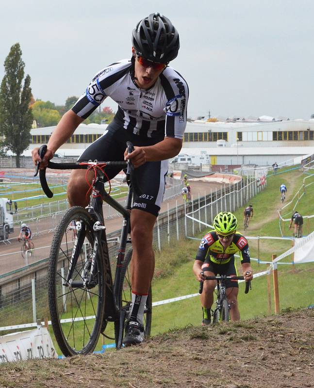 Úvodní závod národního poháru cyklokrosařů se jel ve Slaném.