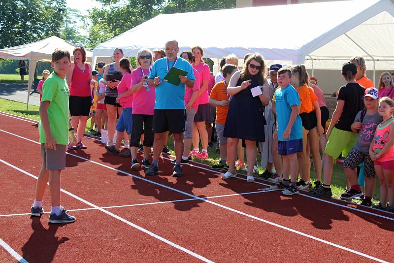 Slavnost v Měcholupech začala ráno štafetovým maratonem