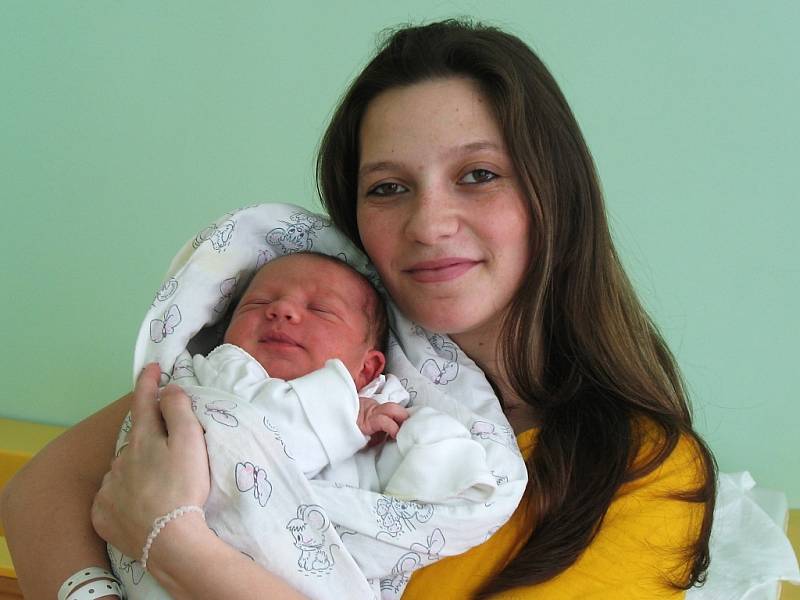 Mamince Lucii Hangurbadžové z Postoloprt se 17. března ve 22.55 hodin narodil syn Dominik Tomi.  Vážil 3,98 kilogramu a měřil 53 centimetrů. 