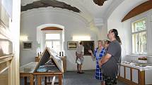 Tři výstavy nabízí v nové turistické sezoně raně barokní zámek v Pátku na Lounsku.